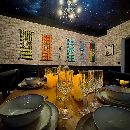 Le Manoir Des Sortileges A Apartment Reims