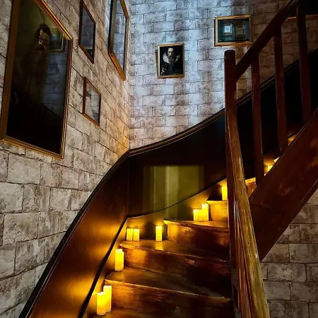 Le Manoir Des Sortileges A Apartment Reims